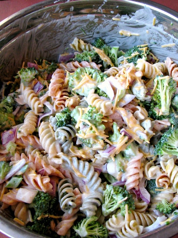 Broccoli Cheddar Pasta Salad (Walmart Copycat Recipe)