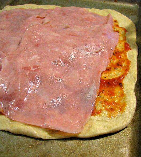 http://rantsfrommycrazykitchen.com/wp-content/uploads/2014/04/Ham-Layer.jpg