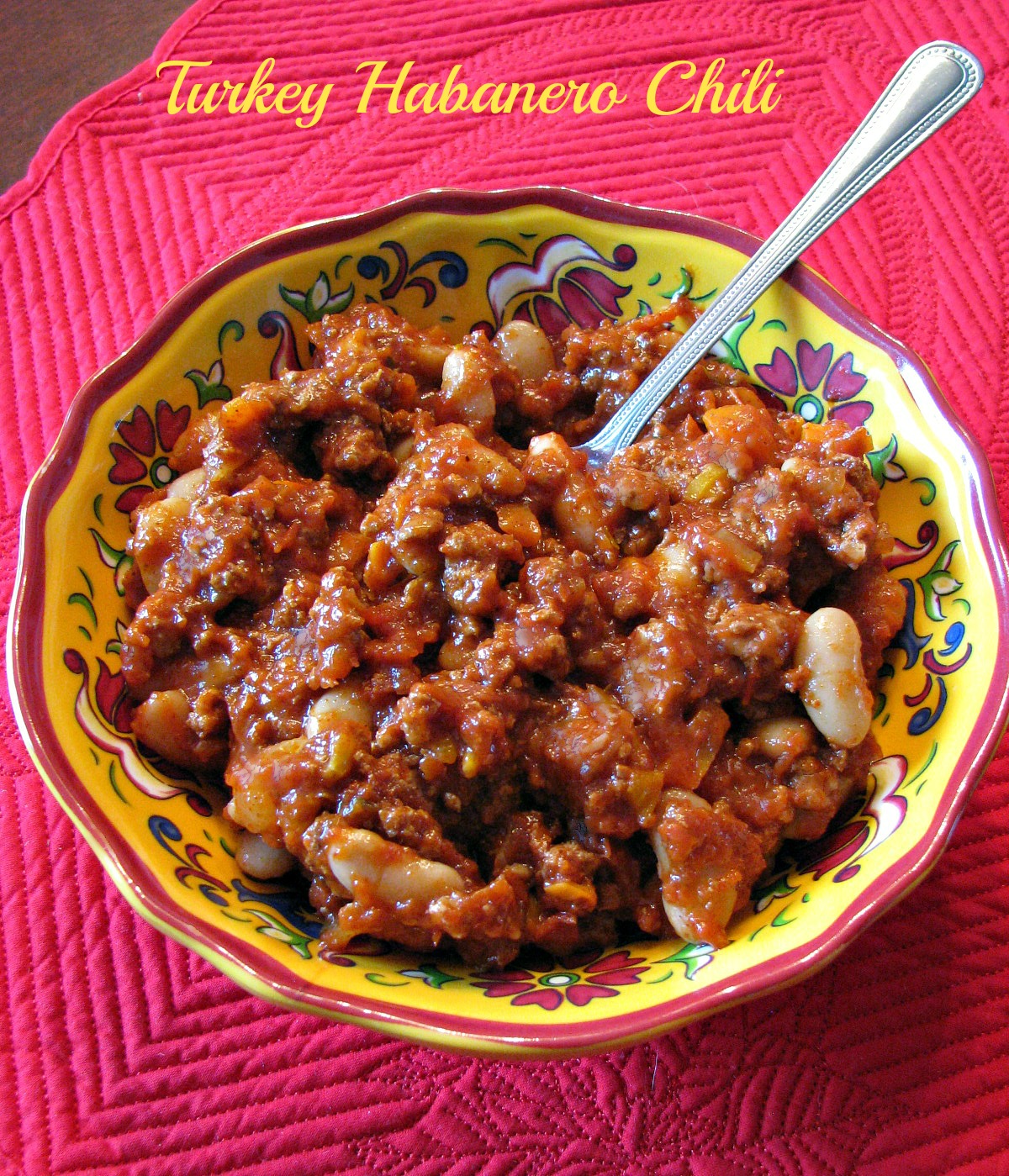 Spicy Turkey Habanero Chili, with the sweetness of crushed tomatoes, healthy vegetables, and cannellini beans, this recipe is for the spice lovers! 