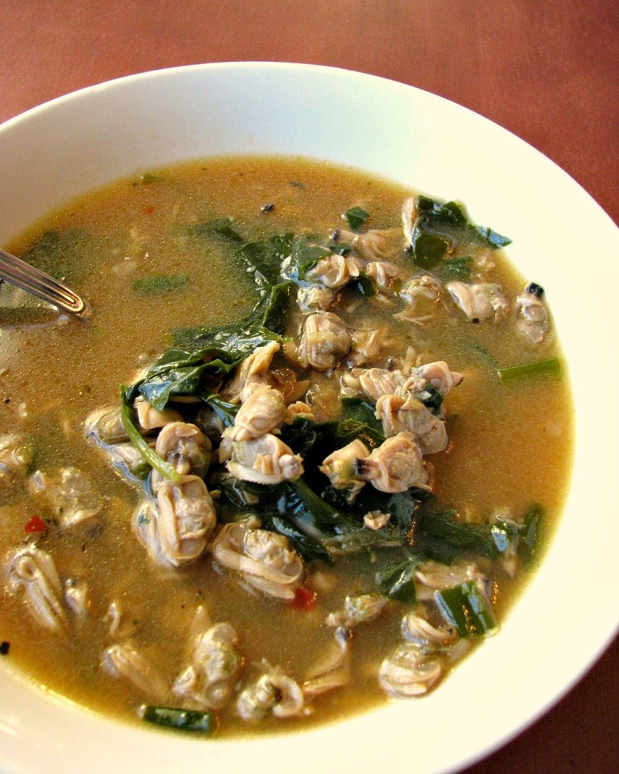 http://rantsfrommycrazykitchen.com/wp-content/uploads/2015/11/Spinach-Clam-Soup.jpg