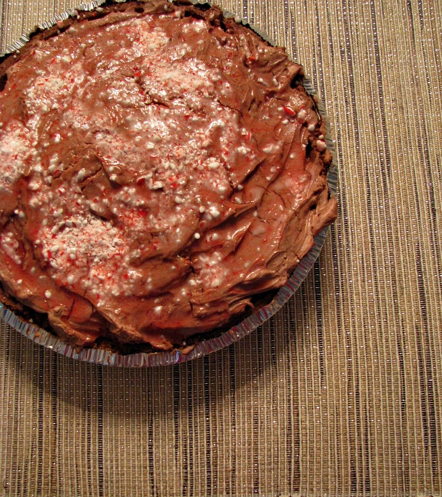 No-Bake Chocolate Peppermint Cheesecake- easy to make chocolate cheesecake with a crushed candy cane topping. 