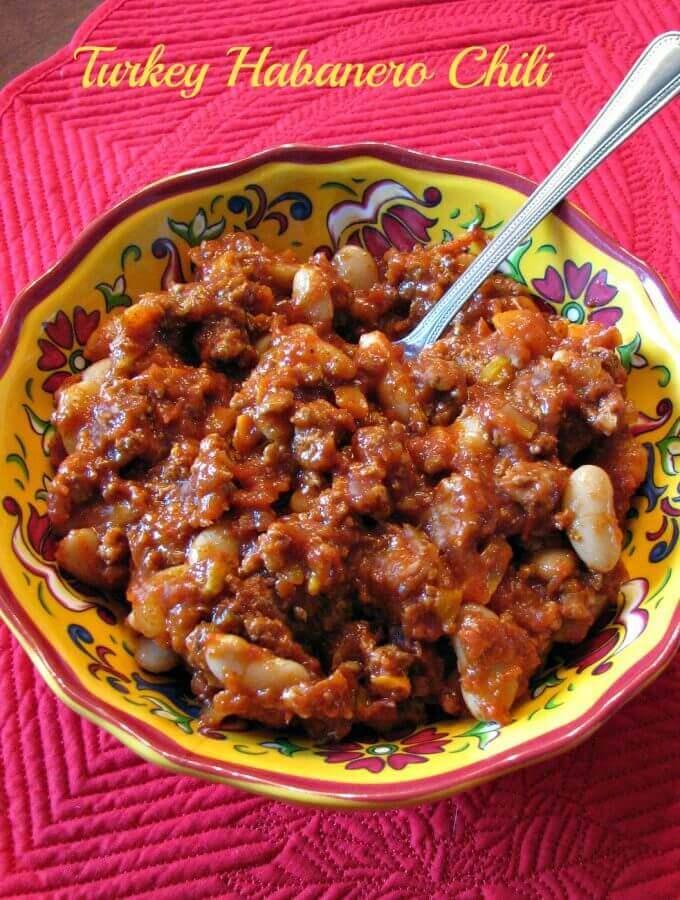 Spicy Turkey Habanero Chili, with the sweetness of crushed tomatoes, healthy vegetables, and cannellini beans, this recipe is for the spice lovers!