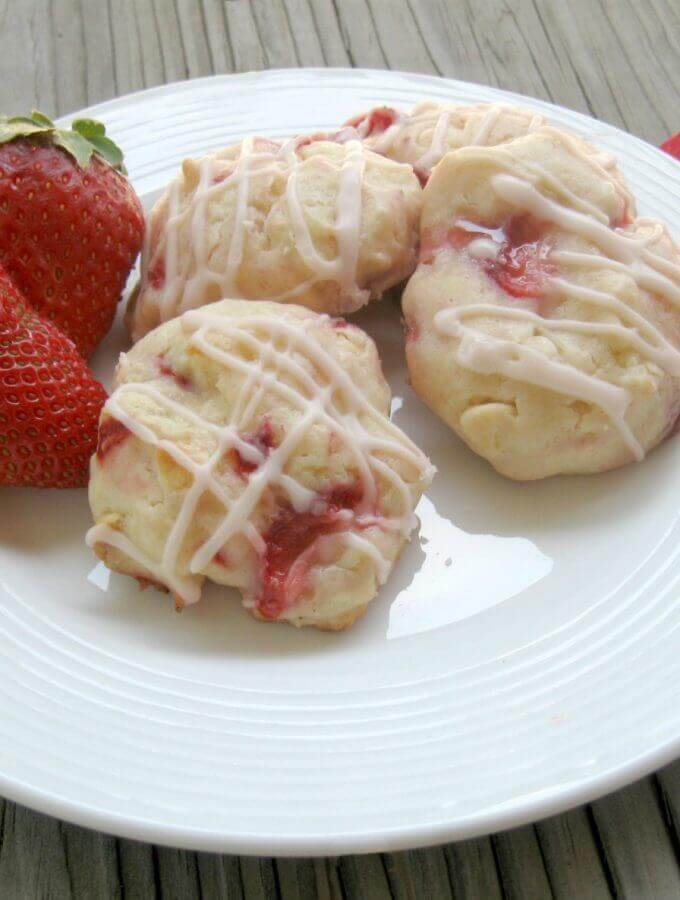 Fresh Strawberry Cream Cheese Cookies- Fresh strawberries are the star of these easy to make cookies the whole family will love!